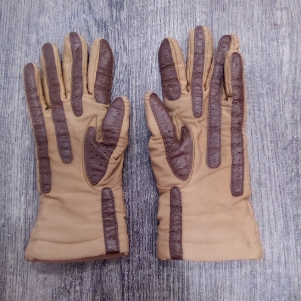 Isotoner Tan and Brown Leather Gloves